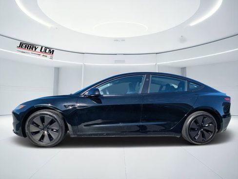 Used 2024 Tesla Model 3 Standard Range image 5