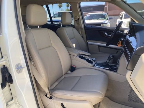 Used 2010 Mercedes-Benz GLK 350 4MATIC image 9