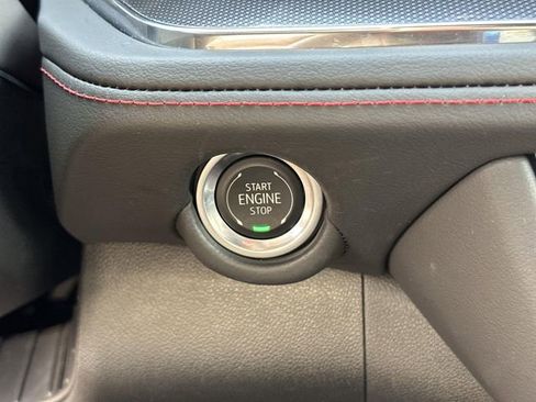 Used 2025 Chevrolet Suburban RST image 16