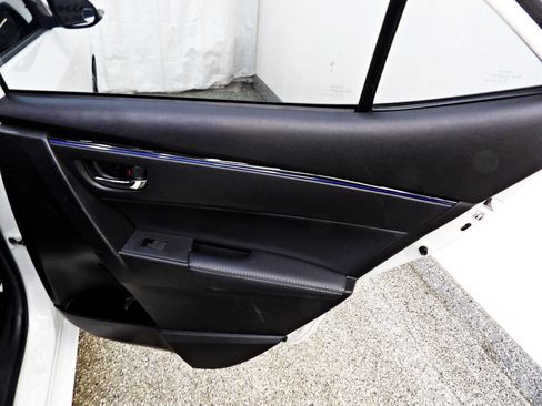Used 2018 Toyota Corolla SE FWD image 12