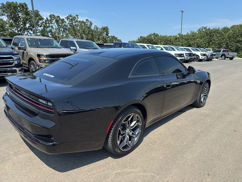 Used 2025 Dodge Charger Daytona R/T w/ Plus Group AWD/4WD image 5