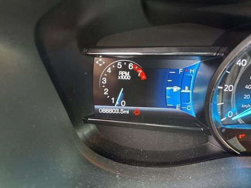 Used 2019 Ford Explorer Limited w/ Class III Trailer Tow Package image 11