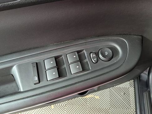 Used 2012 GMC Acadia SLT FWD image 12