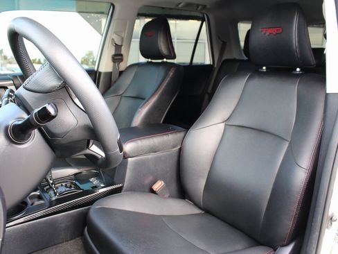 Used 2021 Toyota 4Runner Venture image 10