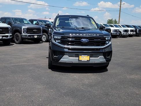 Certified 2025 Ford Expedition Max Platinum AWD/4WD image 5