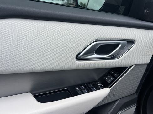 Used 2020 Land Rover Range Rover Velar R-Dynamic S AWD/4WD image 15