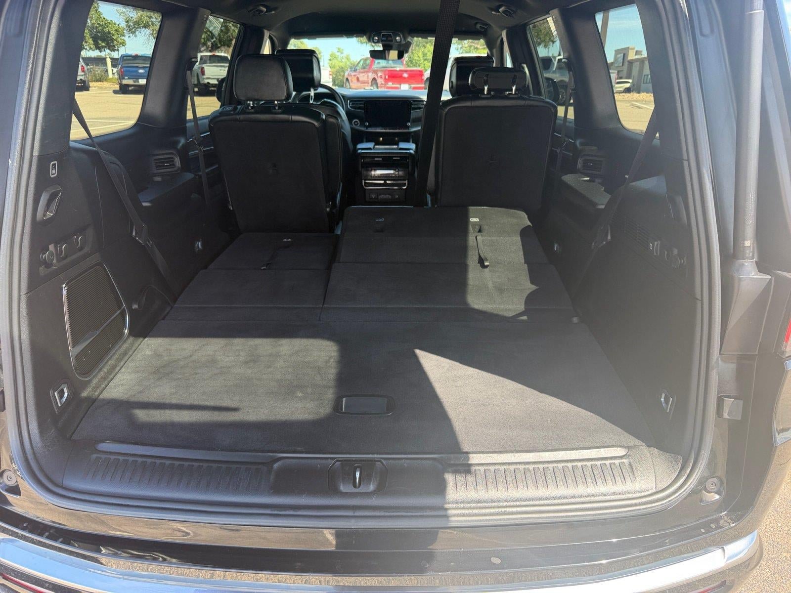 Used 2024 Jeep Wagoneer Series II AWD/4WD image 18