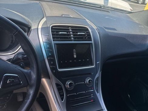 Used 2018 Lincoln MKX Premiere image 15