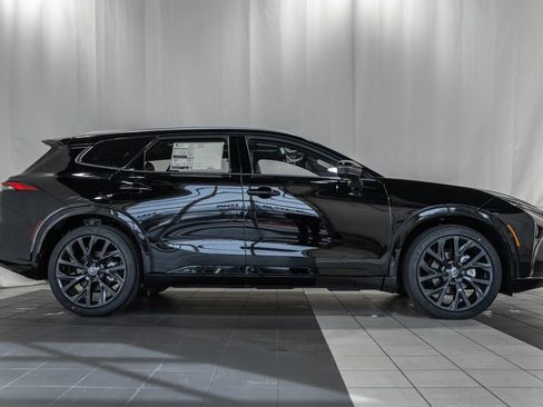 New 2025 Toyota Crown Signia Limited image 3