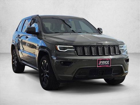 Used 2020 Jeep Grand Cherokee Altitude AWD/4WD image 3