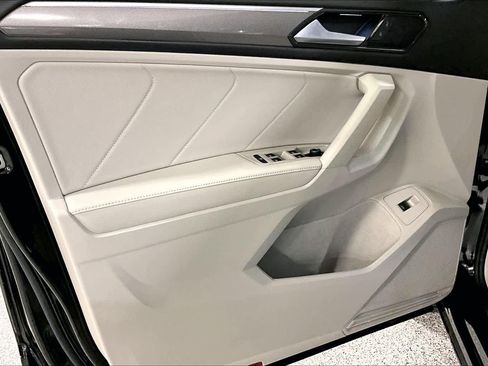 Used 2024 Volkswagen Tiguan SE R-Line image 22