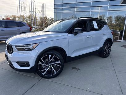 Certified 2022 Volvo XC40 T5 R-Design w/ Climate Package