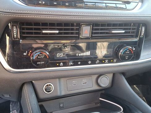 Certified 2023 Nissan Rogue Platinum image 17