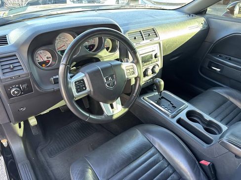 Used 2013 Dodge Challenger R/T image 19