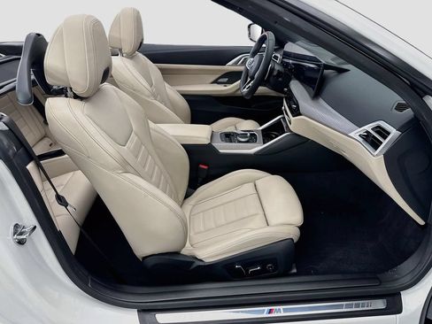 Used 2026 BMW M440i Convertible w/ Premium Package RWD image 18