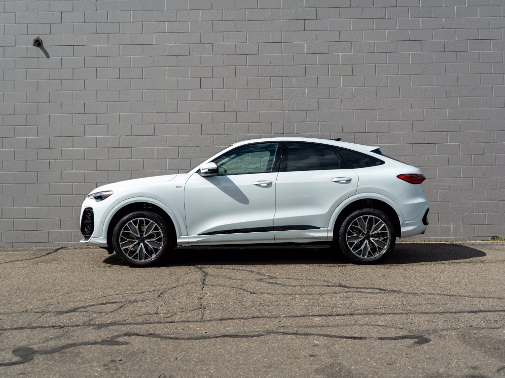 New 2026 Audi Q5 Premium Plus AWD/4WD image 3