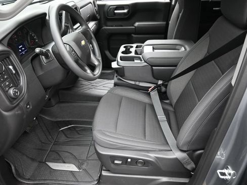New 2026 Chevrolet Silverado 1500 Custom w/ LPO, Dark Essentials Package AWD/4WD image 16