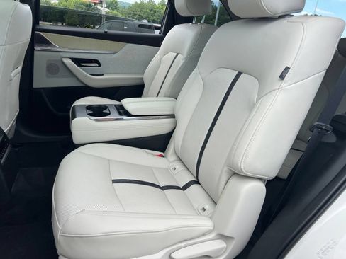 Certified 2024 MAZDA CX-90 3.3 Turbo S w/ Premium Plus AWD/4WD image 37