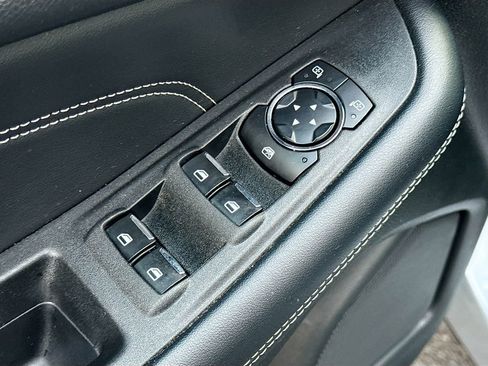 Used 2024 Ford Edge Titanium image 19