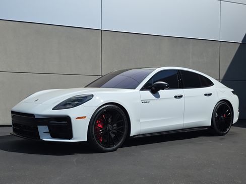 Certified 2025 Porsche Panamera Turbo AWD/4WD image 1