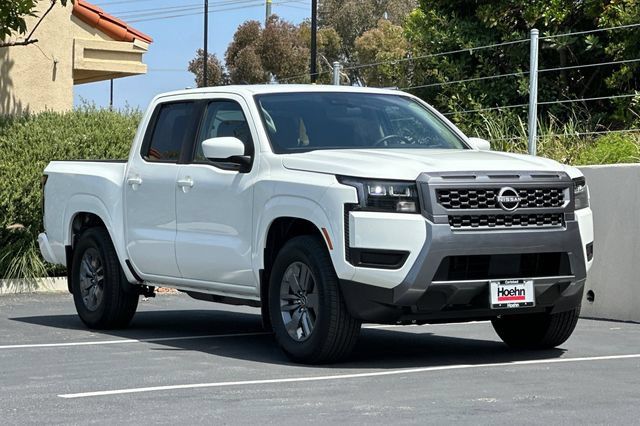 Used 2026 Nissan Frontier SV w/ Tow Package RWD image 7