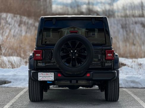 Used 2023 Jeep Wrangler Sahara w/ Cold Weather Group image 7