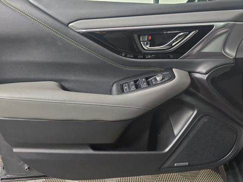 Used 2025 Subaru Outback Onyx Edition image 27