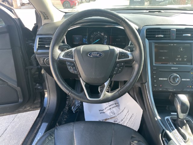 Used 2016 Ford Fusion Titanium FWD image 23