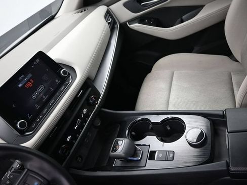 Used 2025 Nissan Rogue SV AWD/4WD image 20
