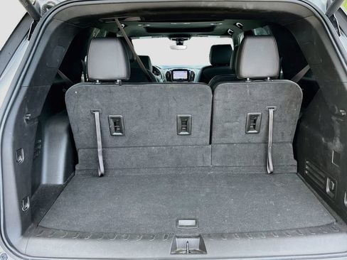 Used 2023 Chevrolet Traverse RS AWD/4WD image 28