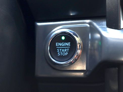 Used 2021 Ford F150 Lariat w/ Equipment Group 502A High image 25