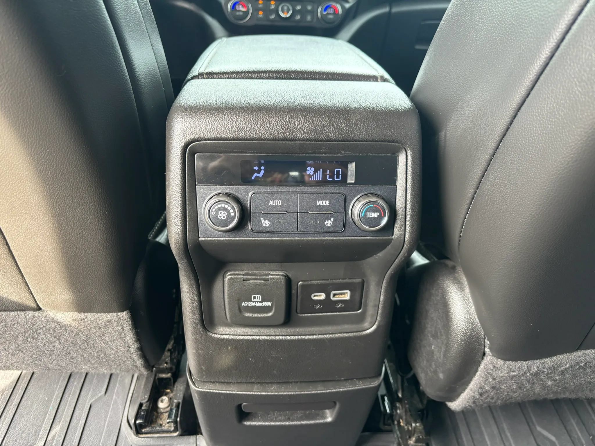 Used 2021 GMC Acadia Denali w/ Denali Technology Package AWD/4WD image 18