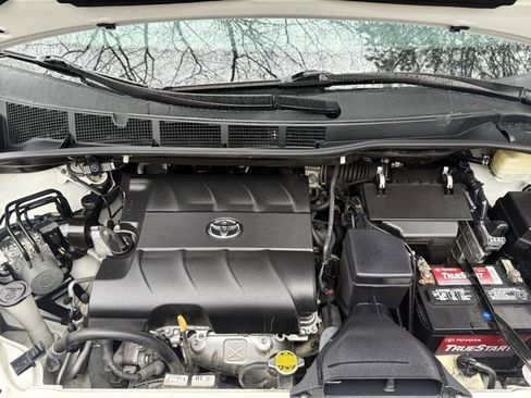 Used 2016 Toyota Sienna XLE image 35