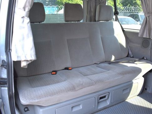 Used 2002 Volkswagen Eurovan MV FWD image 20