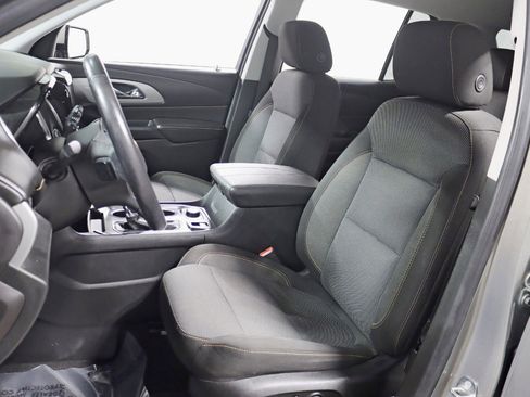 Used 2018 Chevrolet Traverse LT image 23