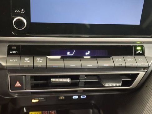 Used 2025 Toyota Camry SE image 22