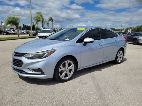 Used 2017 Chevrolet Cruze Premier image 2