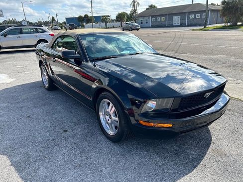 Used 2007 Ford Mustang Premium image 2