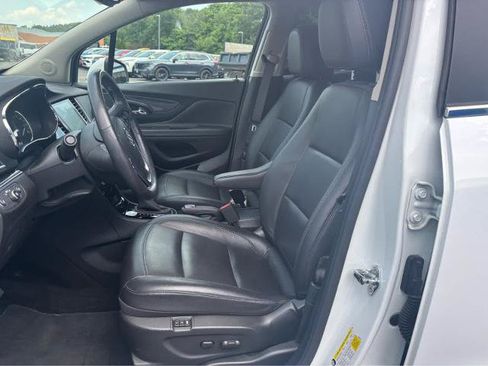 Used 2020 Buick Encore Essence AWD/4WD image 17