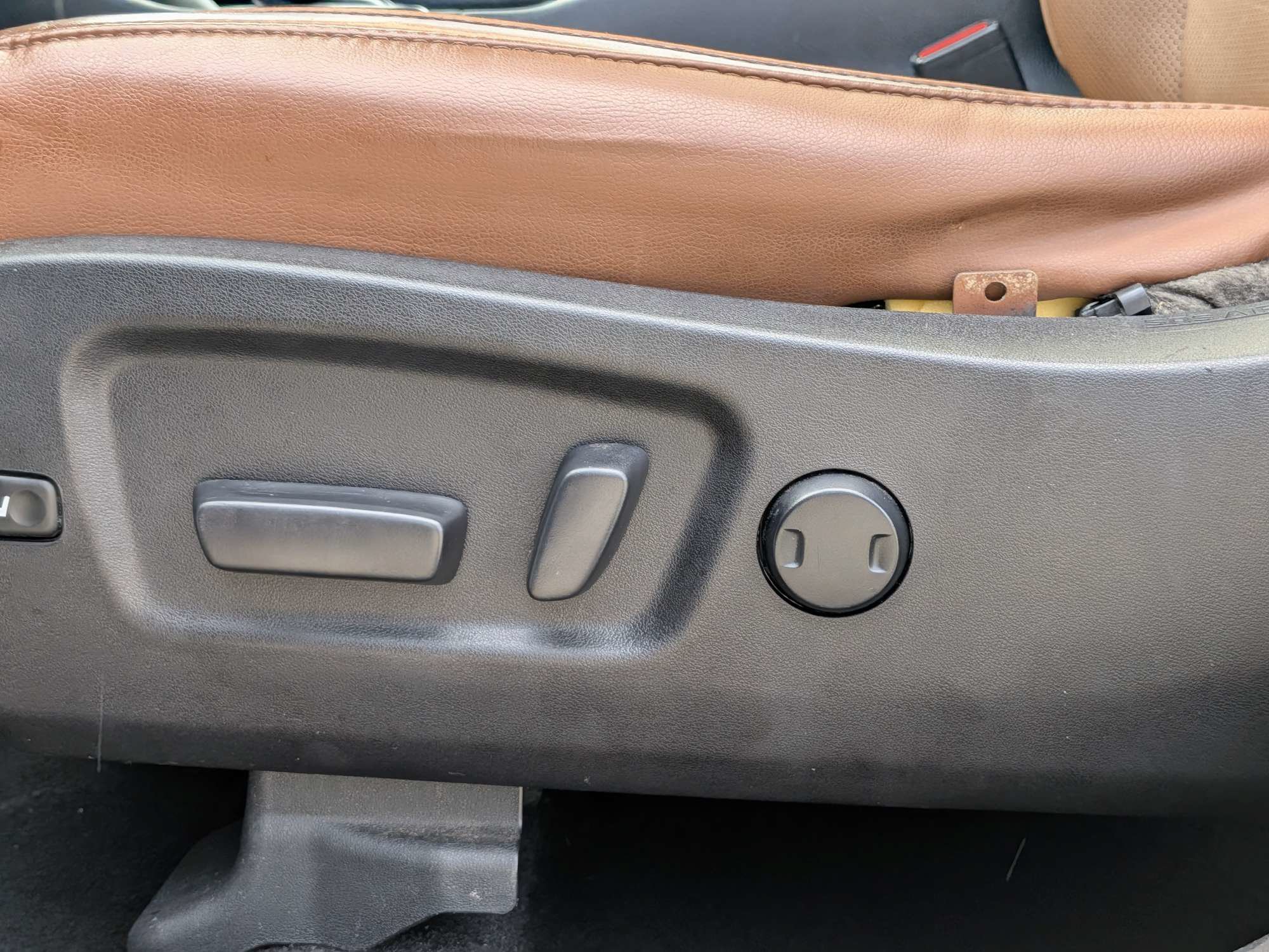 Used 2018 Toyota Highlander Limited Platinum FWD image 22