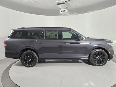New 2025 Lincoln Navigator L Reserve w/ Jet Appearance Package image 3