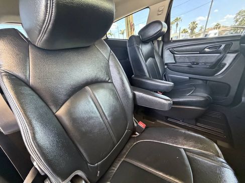 Used 2017 Chevrolet Traverse LT FWD image 20