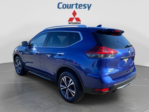Used 2020 Nissan Rogue SV w/ Premium Package AWD/4WD image 3