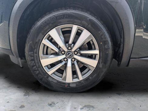 Used 2025 Nissan Pathfinder SL AWD/4WD image 7