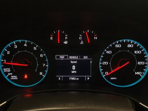 Used 2021 Chevrolet Equinox LS image 23