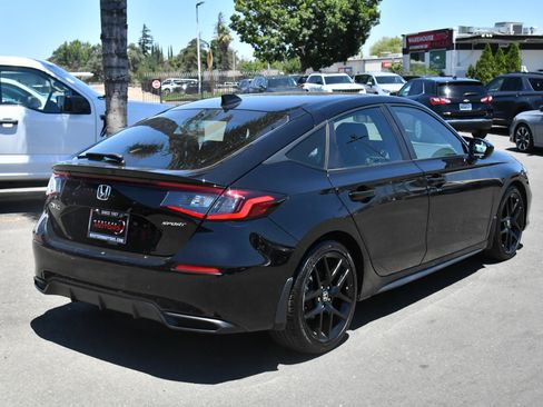 Used 2025 Honda Civic Sport image 8