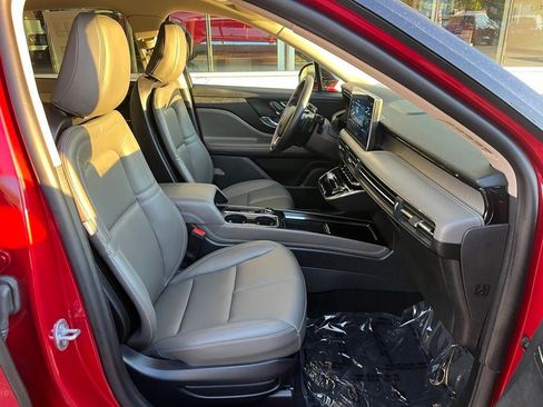 Certified 2025 Lincoln Corsair AWD image 22