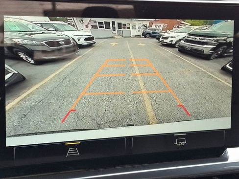 Used 2023 Chevrolet Silverado 1500 LT image 17