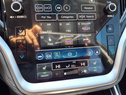 Certified 2025 Subaru Outback Onyx Edition image 8