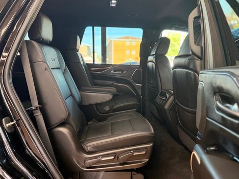 Used 2021 Cadillac Escalade Luxury AWD/4WD image 22